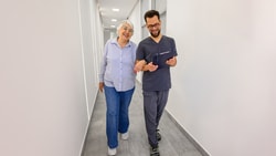 pt walking with patient - lower extremity functional scale